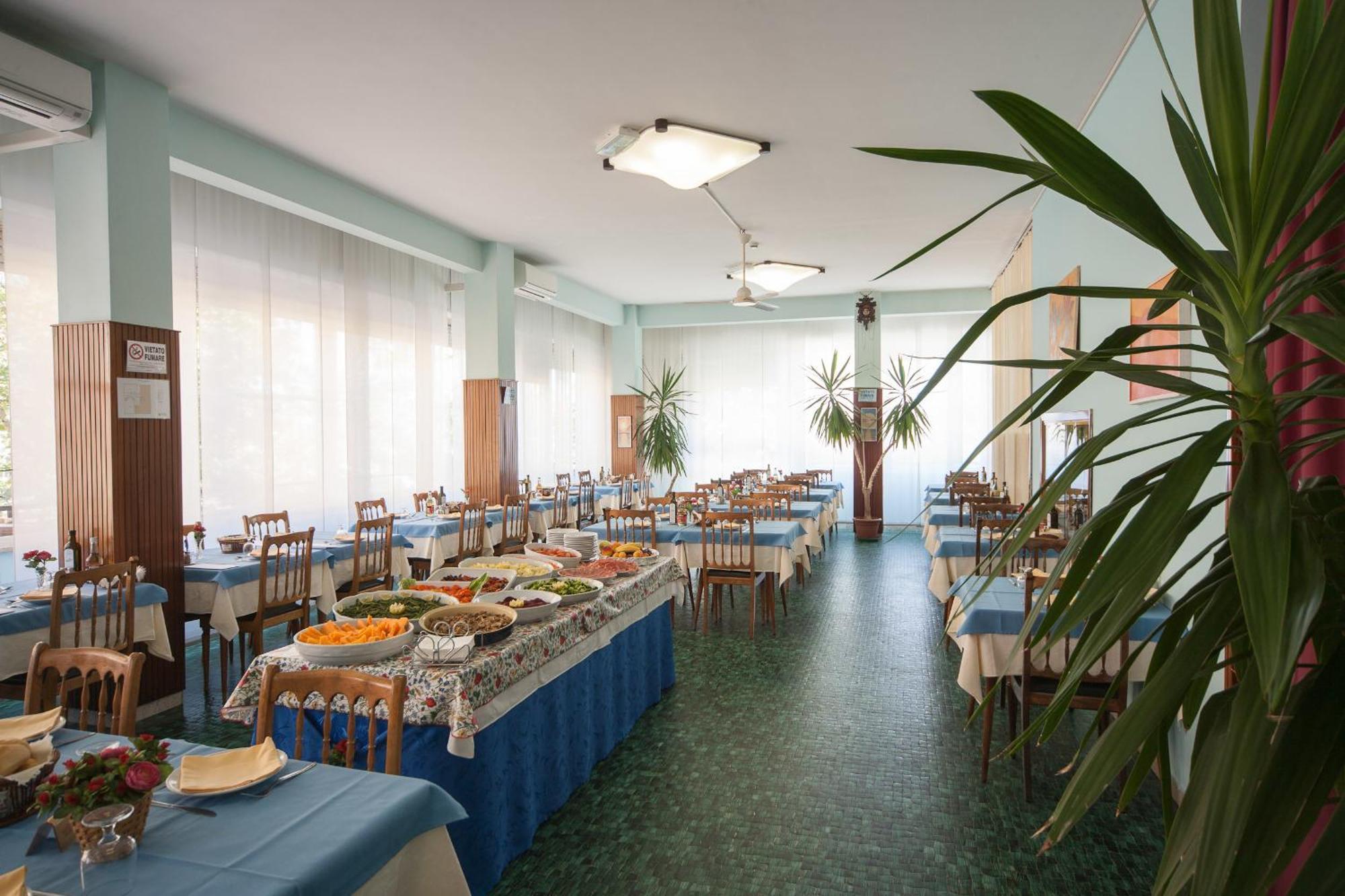 Hotel Madison リッチョーネ エクステリア 写真